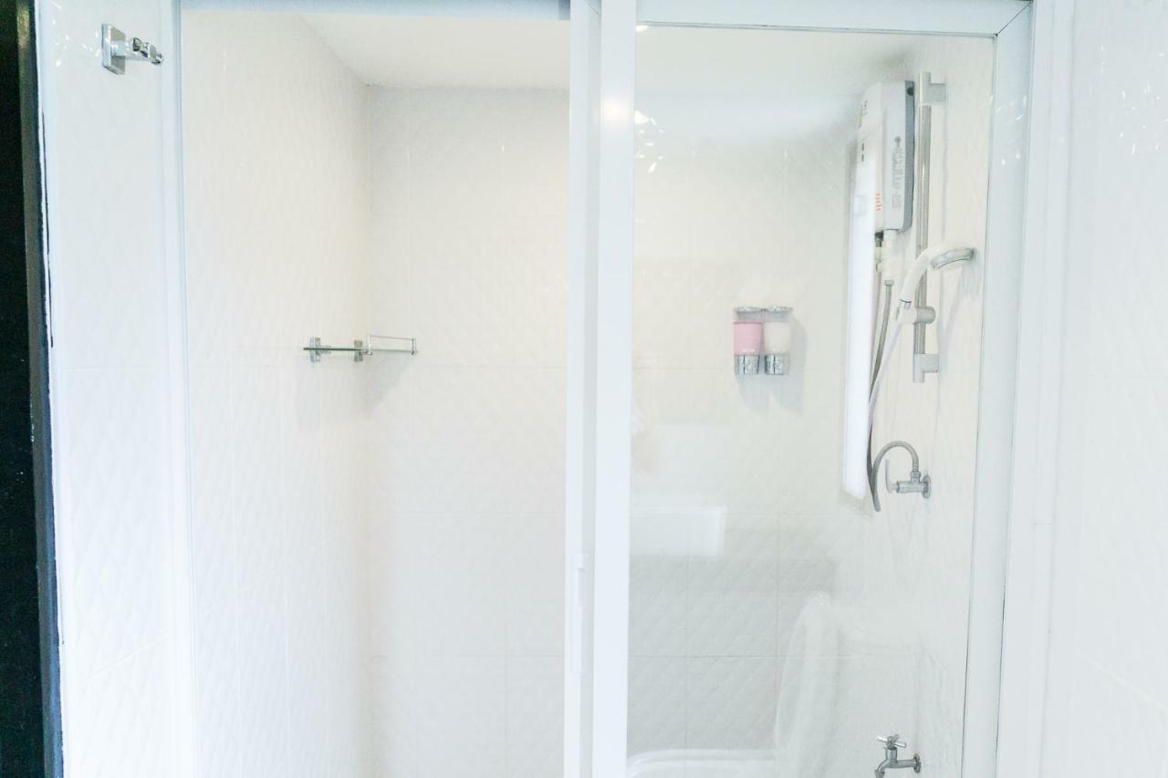 チエンマイ Baan Ploy In (Adults Only)ホステル エクステリア 写真